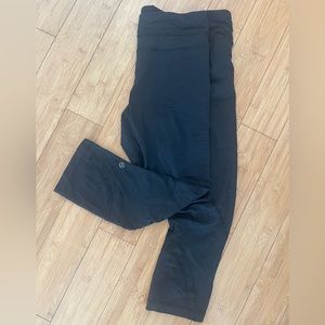 Cropped lululemon leggings size 8 - hole inner thigh